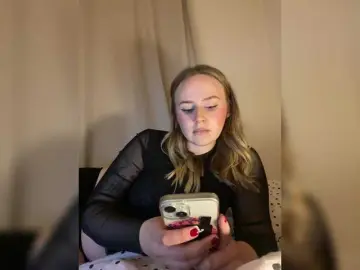 Elegantbabe  live sex cam