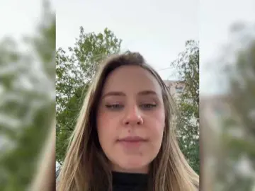 Elegantbabe  live sex cam