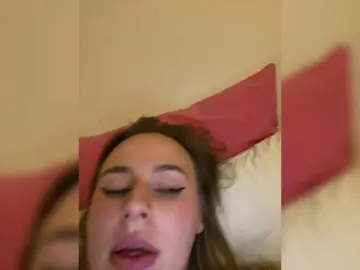 Elegantbabe  live sex cam