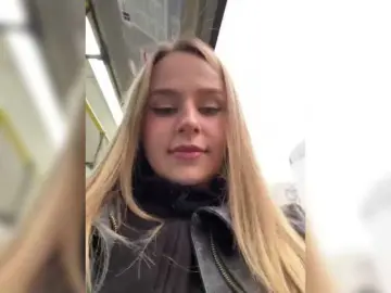 Elegantbabe  live sex cam