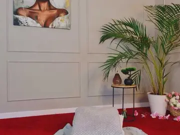 Nyraglow  live sex cam