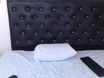 Queendesiree  live sex cam