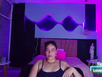 Scarlett--joness  live sex cam