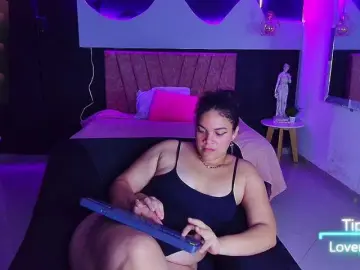 Scarlett--joness  live sex cam