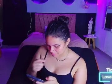 Scarlett--joness  live sex cam