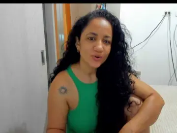 AlaskaMiller  live sex cam