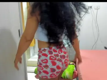 AlaskaMiller  live sex cam