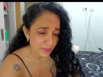 AlaskaMiller  live sex cam