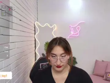 Bunni-tay  live sex cam