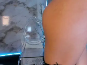 Clara4w  live sex cam