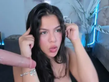 Clara4w  live sex cam