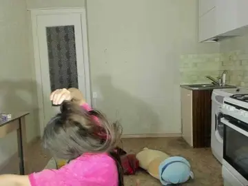 Cute-Lolly  live sex cam