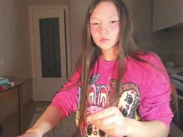 Cute-Lolly  live sex cam