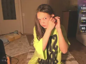 Cute-Lolly  live sex cam