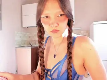 Cute-Lolly  live sex cam