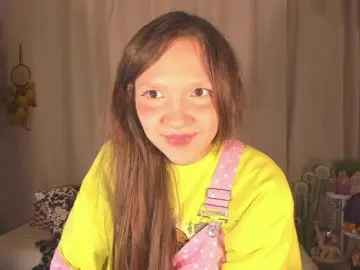 Cute-Lolly  live sex cam