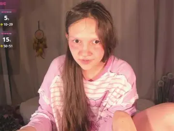 Cute-Lolly  live sex cam