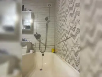 Cute-Lolly  live sex cam