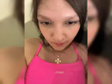 Cute-Lolly  live sex cam