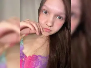 Cute-Lolly  live sex cam