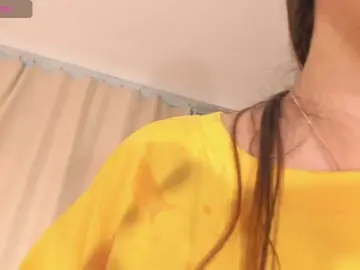 Cute-Lolly  live sex cam