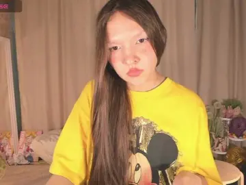 Cute-Lolly  live sex cam