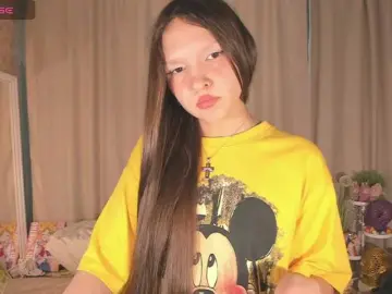 Cute-Lolly  live sex cam