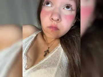 Cute-Lolly  live sex cam