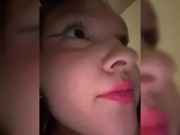Cute-Lolly  live sex cam
