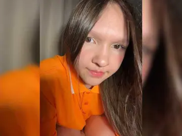Cute-Lolly  live sex cam