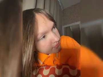 Cute-Lolly  live sex cam