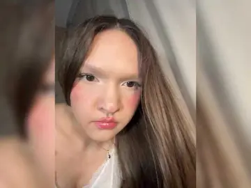Cute-Lolly  live sex cam