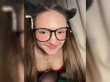 Cute-Lolly  live sex cam