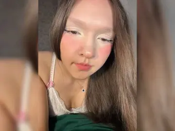 Cute-Lolly  live sex cam