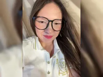Cute-Lolly  live sex cam