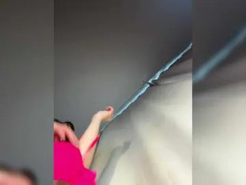 Cute-Lolly  live sex cam