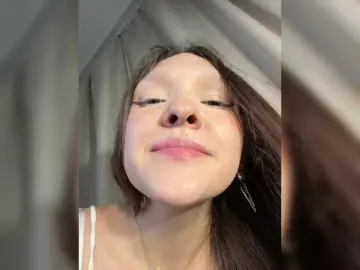 Cute-Lolly  live sex cam