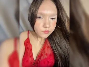 Cute-Lolly  live sex cam