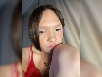 Cute-Lolly  live sex cam