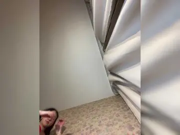 Cute-Lolly  live sex cam