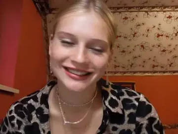 JeniceBoback  live sex cam