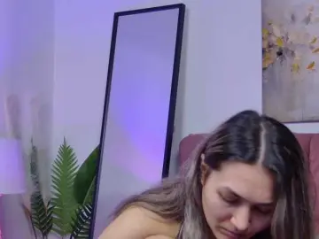 NicoleLegh  live sex cam