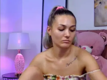 NicoleLegh  live sex cam