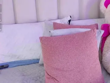 ZoeCamils  live sex cam