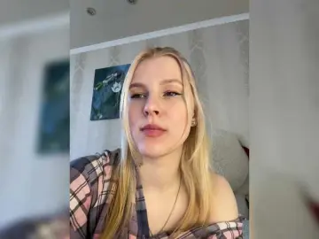 Advaya  live sex cam