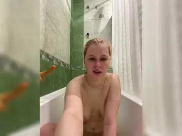 Advaya  live sex cam