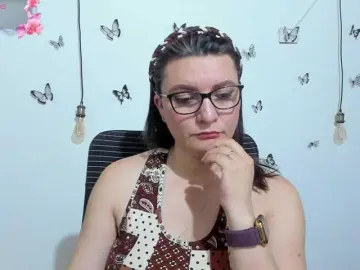 Amie-Adams82  live sex cam