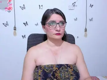 Amie-Adams82  live sex cam