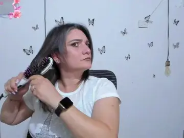 Amie-Adams82  live sex cam
