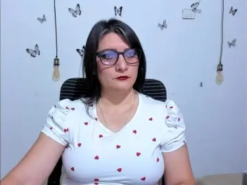 Amie-Adams82  live sex cam